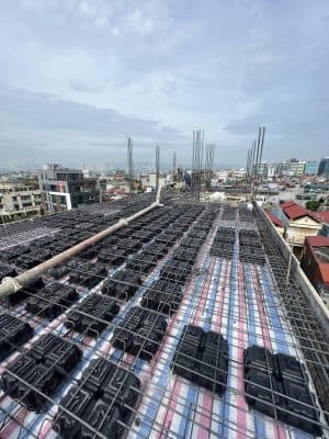 Sàn cốt thép chuẩn bị đổ bê tông